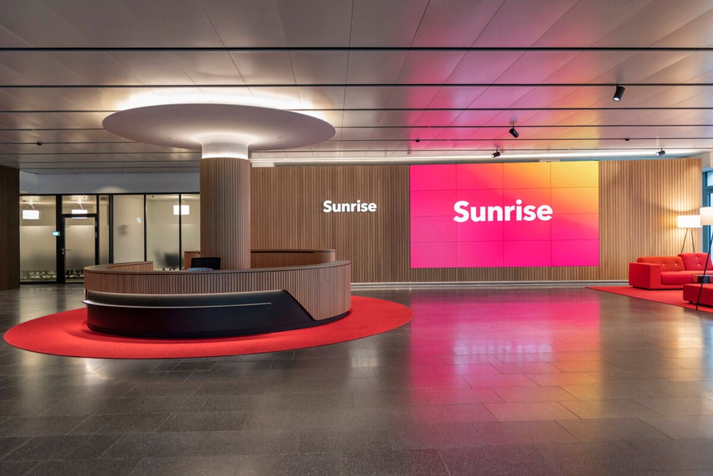 Sunrise: Screenwalls und Meetingrooms