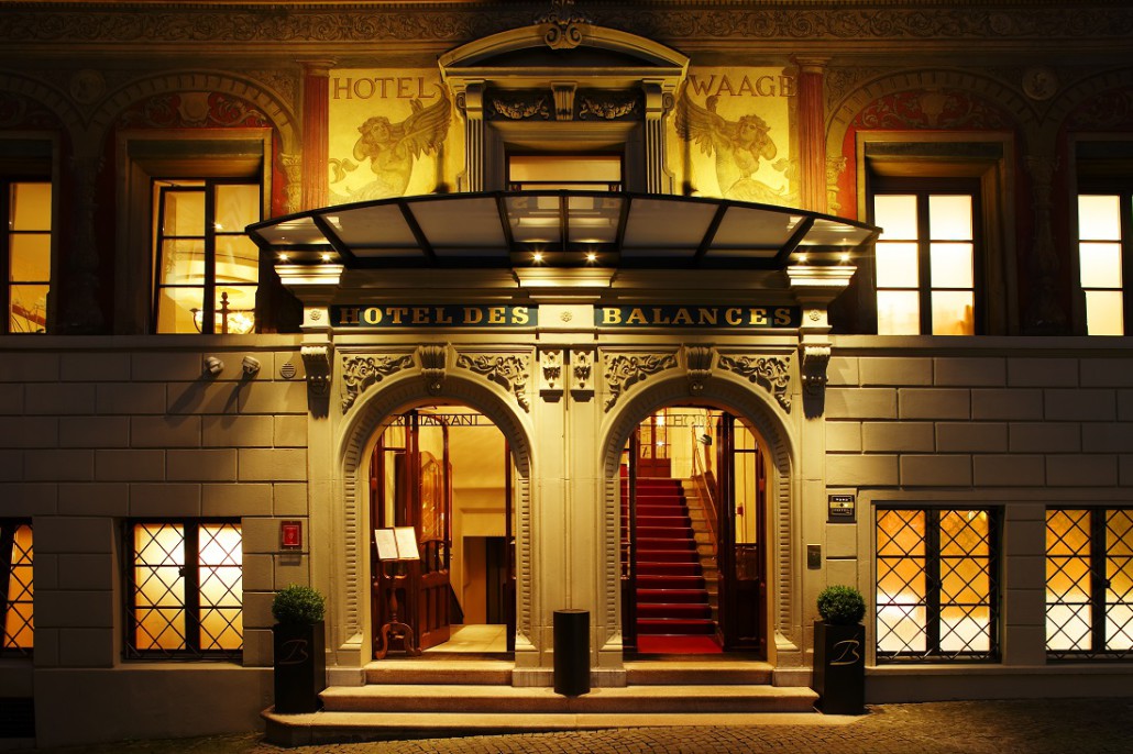 Hotel Des Balances: Digitaler Empfang mit Microsoft Surface Studio